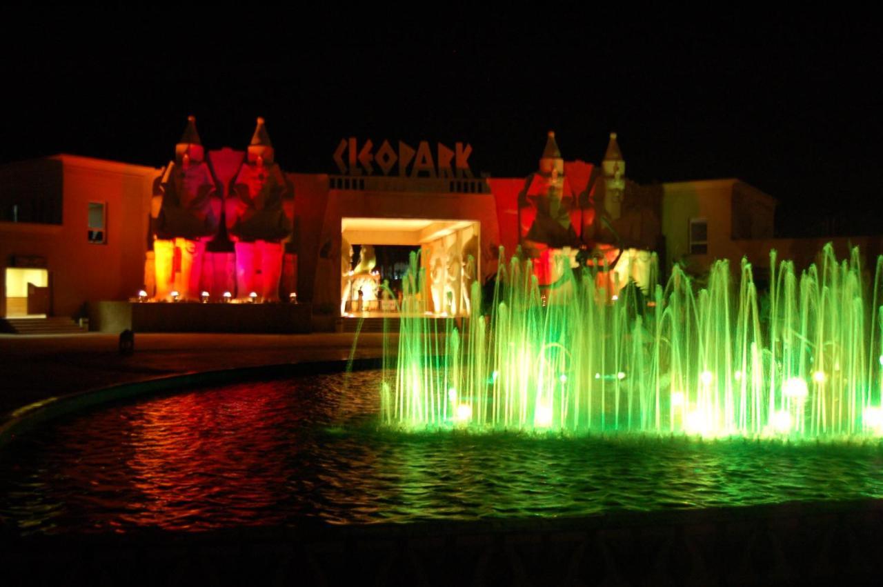 Sharm Dreams Vacation Club - Aqua Park Hotel Exterior photo Fountains at the entrance of the resort