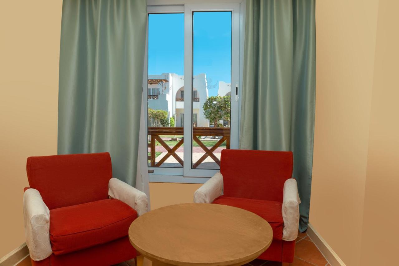 Sharm Dreams Vacation Club - Aqua Park Hotel Exterior photo A room at the hotel