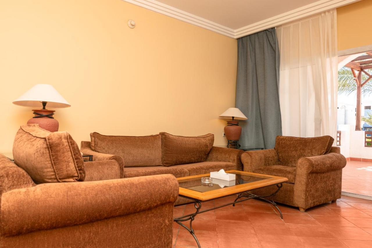 Sharm Dreams Vacation Club - Aqua Park Hotel Exterior photo A living room
